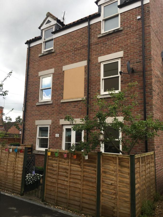 Comfortable Rooms With Live In Host, Walking Distance To The High St & More Glastonbury Exterior foto